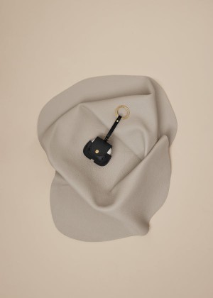 Polène Airpods Case Černé | SN-PLN365045